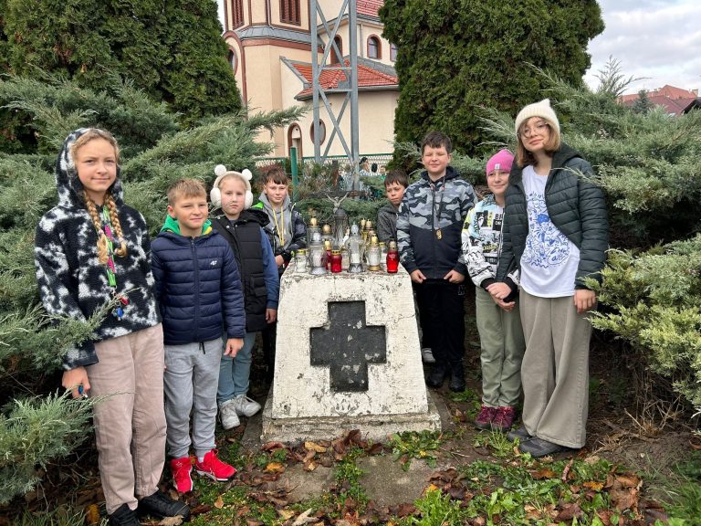 ” Istniejemy póki ktoś o nas pamięta”- Carlos Ruzin Zafön, odwiedzamy grób Nieznanego Żołnierza