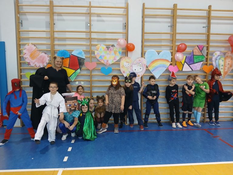 W karnawale same bale!!! – zabawa oddziału przedszkolnego i dzieci z klas I-III