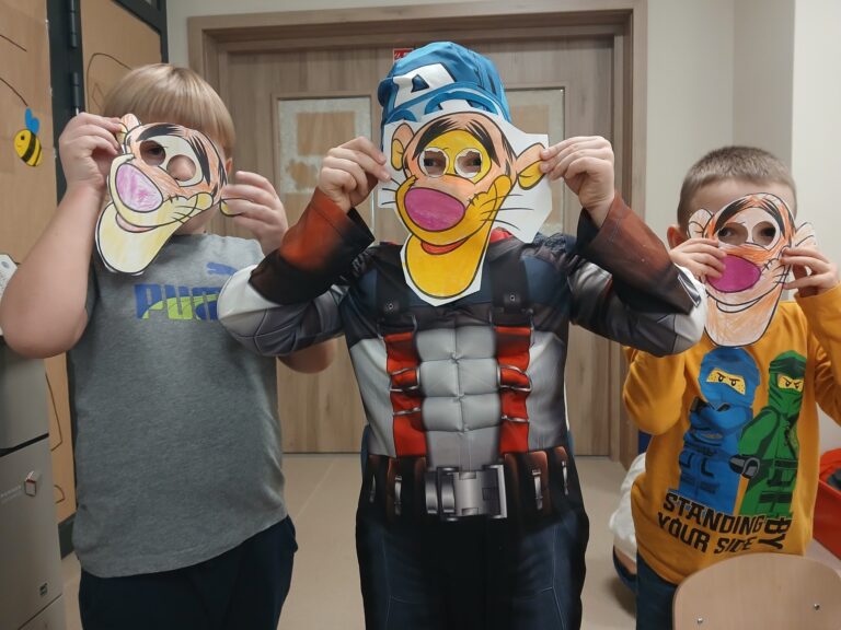 Dzień postaci z bajek u Pszczółek i Jagódek