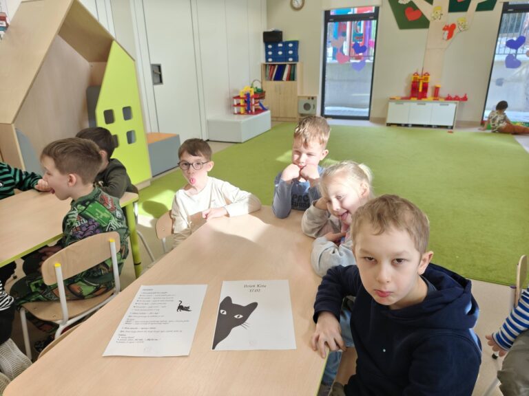 „Kocia gimnastyka” buzi i języka z zerówce