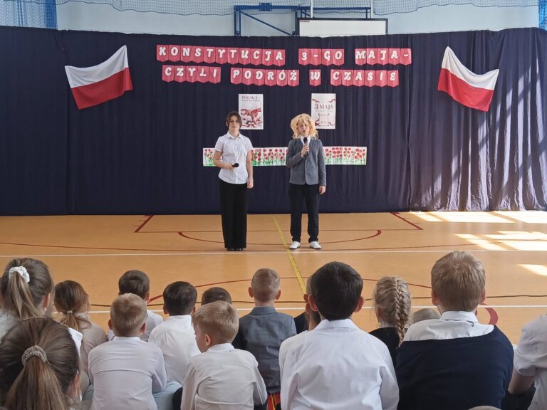 Uroczysty apel z okazji uchwalenia Konstytucji 3 Maja