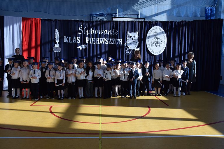 Uroczyste ślubowanie klas pierwszych